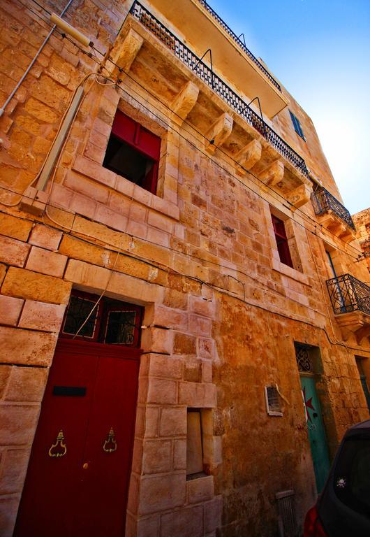 Twenty Antika Apartment Birgu Bilik gambar