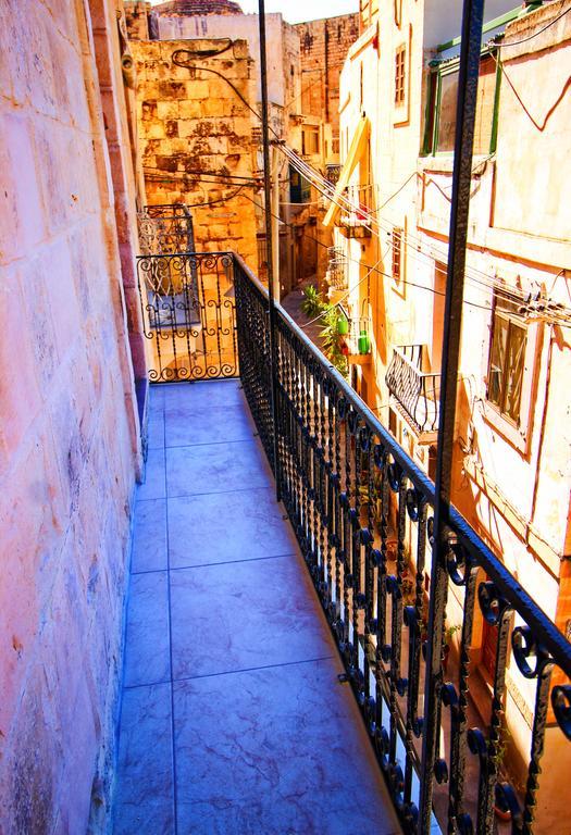 Twenty Antika Apartment Birgu Bilik gambar
